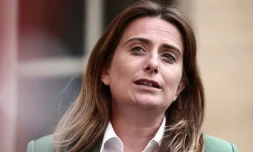 La secrétaire nationale des Ecologistes Marine Tondelier arrive à l'Hôtel Matignon à Paris, le 3 juin 2025