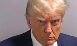 La photo d'identité judiciaire de l'ancien président américain Donald Trump, publiée le 24 août 2023