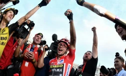 Le SlovĂšne Primoz Roglic (c) remporte le Tour d'Espagne le 15 septembre 2019