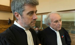 L'avocat de Cécile Bourgeon Renaud Portejoie (G), au Puy-en-Velay le 30 janvier 2018