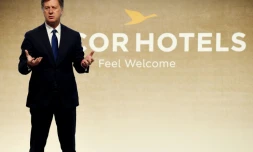 Le PDG du groupe Accor Sébastien Bazin, le 21 février 2018 lors d'une conférence de presse au siège du groupe à Issy-les-Moulineaux