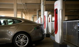 Un véhicule Tesla le 4 janvier 2021 à Redondo Beach, en Californie