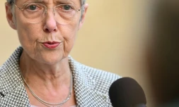 La Première ministre Elisabeth Borne répond aux questions des journalistes à Matignon le 17 mai 2023 à Paris