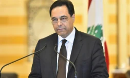 Le Premier ministre libanais Hassan Diab annonce la démission du gouvernement, à Beyrouth le 10 août 2020