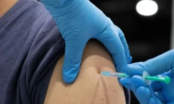 Un homme se fait vacciner contre le Covid-19 le 3 août 2021 à Ludwigsburg, dans le sud de l'Allemagne