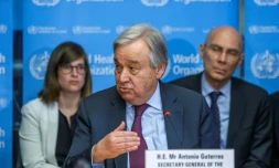Le secrétaire général de l'ONU, Antonio Guterres, évoque le Covid-19 lors d'une visite à l'Organisation mondiale de la Santé à Genève le 24 février 2020.