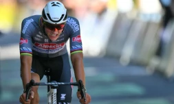 Le Néerlandais Mathieu van der Poel, lors de l'arrivée de la 11e étape du Tour de France, le 16 juillet 2025 à Toulouse