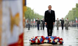 Emmanuel Macron lors des commémorations du 74e anniversaire de la victoire alliée en 1945, à l'Arc-de-Triomphe le 8 mai 2019