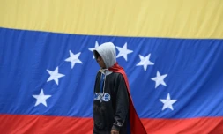Un militant de l'opposition vénézuélienne manifeste le 10 juillet 2017 à Caracas