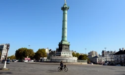 La place de la Bastille, à Paris, lors d'une journée sans voiture, le 27 septembre 2015