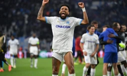 La joie de l'attaquant de l'OM Pierre-Emerick Aubameyang aprÚs avoir éliminé Benfica en quart de finale de Ligue Europa, le 18 avril 2024 au Vélodrome