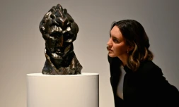 Une sculpture de Pablo Picasso, "Tête de femme (Françoise)" durant une présentation à la presse dans les locaux de Christie's à New York, le 29 avril 2022