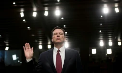 James Comey, ancien chef du FBI, prête serment devant le Sénat, à Washington DC, le 8 juin 2017
