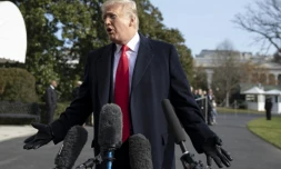 Donald Trump parle aux journalistes à la Maison Blanche le 8 décembre 2018 et annonce le départ de John Kelly, son plus proche conseiller