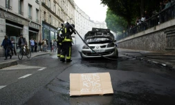Voiture de police incendiée le 18 mai 2016 à Paris