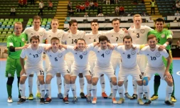 L'équipe de futsal du Kazakhstan pose avant leur match de Coupe du monde contre l'Espagne, le 21 septembre 2016 à Medellin (Colombie)