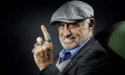Jean-Paul Belmondo pose le 5 décembre 2016 à Boulogne-Billancourt, près de Paris