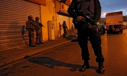 Des soldats positionnés à Saint-Denis le 18 novembre 2015 près de la planque des terroristes