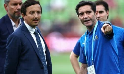 L'entraßneur espagnol Marcelino, alors entraßneur de l'OM, au cÎté du président Pablo Longoria, avant un match de Ligue 1 à Metz, le 18 août 2023
