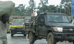 Des soldats des Forces armées de la République démocratique du Congo (FARDC)en pick-up dans une rue de Bukavu, le 14 février 2025