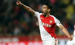 L'attaquant de Monaco Radamel Falcao en liesse après son but sur coup franc face à Dijon au stade Louis II, le 15 avril 2015