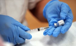 La pétition mettait en cause la présence d'"aluminium et de formaldéhyde, deux substances dangereuses voire très dangereuses pour l'humain et en particulier le nourrisson", dans un vaccin