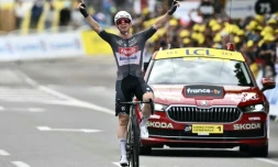 L'Australien Kaden Groves s'impose lors de la 20e étape du Tour de France, à Pontarlier, le 26 juillet 2025