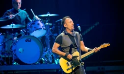 Le chanteur américain Bruce Springsteen en concert à Paris le 11 juillet 2016