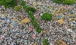 Des dizaines de milliers de partisans du principal parti islamiste du Bangladesh, le Jamaat-e-Islami, rassemblés à Dacca pour réclamer notamment la représentation proportionnelle au Parlement à quelques mois des élections, le 19 juillet 2025