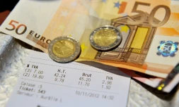 Photos d'euros en billets et piĂšces prise dans un resturant de Lille le 20 novembre 2012