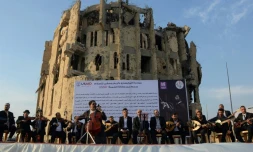 Concert de Karim Wasfi, un célèbre musicien irakien, dans la vieille ville en ruines de Mossoul (Irak), le 10 novembre 2018
