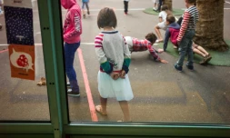 L'enjeu des 20 minutes de récréation est d'arriver à se faire une place dans le groupe