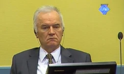 Une capture d'écran distribuée par le tribunal pénal international pour l'ex-Yougoslavie (TPIY) montrant Ratko Mladic à La Haye, le 16 mai 2012