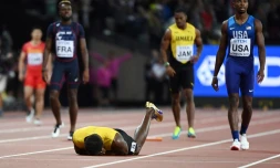 La star du sprint mondial Usain Bolt foudroyé en pleine finale du relais 4x100 m des Mondiaux de Londres, le 12 août 2017