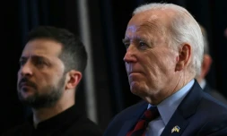 Le président ukrainien Volodymyr Zelensky et son homologue américain Joe Biden assistent à un événement sur l'Ukraine en marge de la 79e session de l'Assemblée générale des Nations unies à New York, le 25 septembre 2024