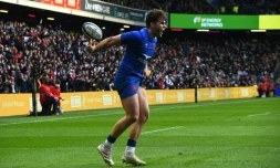 L'ailier Damian Penaud aprÚs un essai contre l'Ecosse dans le Tournoi des six nations le 26 février 2022 à Edimbourg