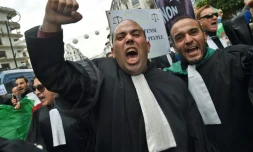Des avocats algériens manifestent contre le président Abdelaziz Bouteflika, dans la capitale Alger, le 23 mars 2019