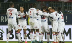 Les Lyonnais se congratulent après le but de Mariano Diaz, le 3 décembre 2017 à Caen