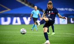 Le défenseur français Lucas Digne lors du match amical contre le pays de Galles à nice le 2 juin 2021