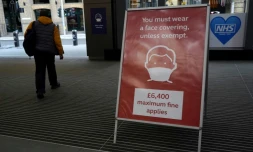 Panneau pour rappeler l'obligation de porter un masque à Londres, le 2 janvier 2021