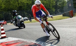 Le Néerlandais Tom Dumoulin (Sunweb) lors du contre-la-montre de la dernière étape du Giro, le 28 mai 2017 entre Monza et Milan