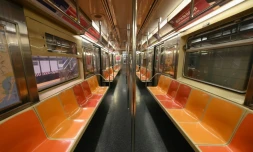 Une rame de métro de New York vide, le 23 mars 2020