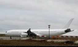 L'Airbus A340 transportant 303 passagers indiens, sur le tarmac de l'aéroport de Vatry, dans la Marne, le 23 décembre 2023