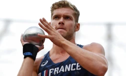 Le Français Kevin Mayer au lancer de poids, troisième épreuve du décathlon des Championnats du monde d'athlétisme, le 11 août 2017 à Londres