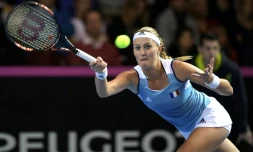 Kristina Mladenovic face à la Tchèque Karolina Pliskova en finale de la Fed Cup à Strasbourg, le 12 novembre 2016