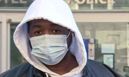 Michel Zecler parle à la presse avant de déposer plainte à l'IGPN le 21 novembre 2020