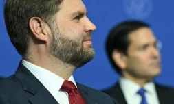 Le vice-président américain JD Vance (au premier plan) et le secrétaire d'Etat américain Marco Rubio participent à la réunion inaugurale du "Conseil de paix", organisée par Donald Trump à l'Institut de la paix à Washington, le 19 février 2026