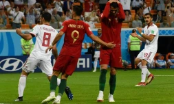 Cristiano Ronaldo a manqué un penalty contre l'Iran à Saransk, le 25 juin 2018, mais le Portugal est qualifié pour les 8e