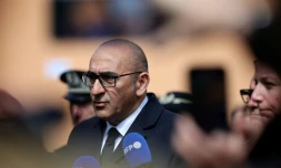 Le ministre de l'Intérieur, Laurent Núñez, s'adresse à la presse dans le quartier de Port-Boyer, au lendemain d'une fusillade qui a tué un adolescent de 15 ans, le 15 mai 2026 à Nantes