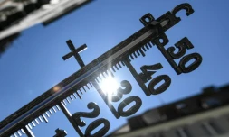 Un thermomÚtre indique une température de 35° à Freiburg en Allemagne, le 30 juillet 2018